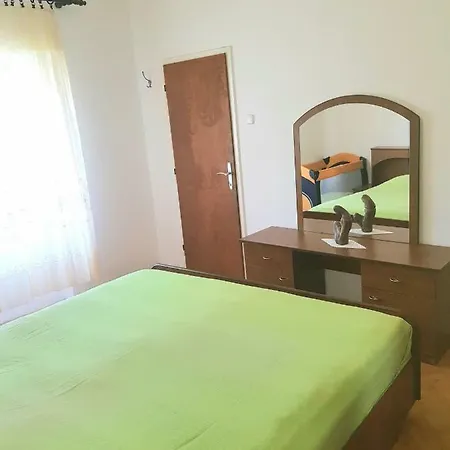 24 Put Rota Apartment *