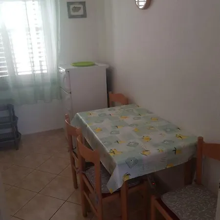 24 Put Rota Apartment *
